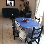Agence Jf Immo - 6 Couchages En Front De Dans Avec Piscine Collective V0382 Vias